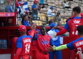 Cuba blanquea a Puerto Rico y mantiene su invicto