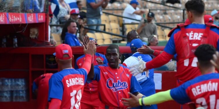Cuba blanquea a Puerto Rico y mantiene su invicto