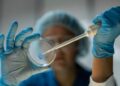 Científicos cubanos desarrollan fármaco contra el cáncer en medio del bloqueo