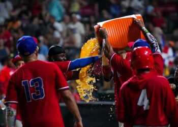 República Dominicana apabulla a Curazao por nocaut