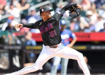 Rays adquieren al derecho Freddy Peralta desde los Mets por un trío de prospectos