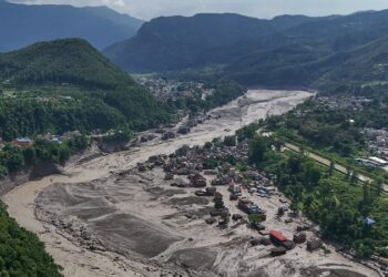 ¿Qué desató las mortales inundaciones en Nepal y China?