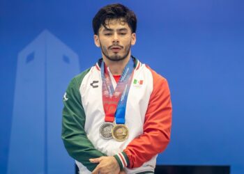 Cárdenas supera a Arango en duelo por el oro en arranque de los 71kg