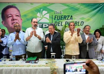 Leonel Fernández encabeza asambleas provinciales