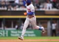 Luis Robert Jr. colocado en waivers por los Mets (fuente)