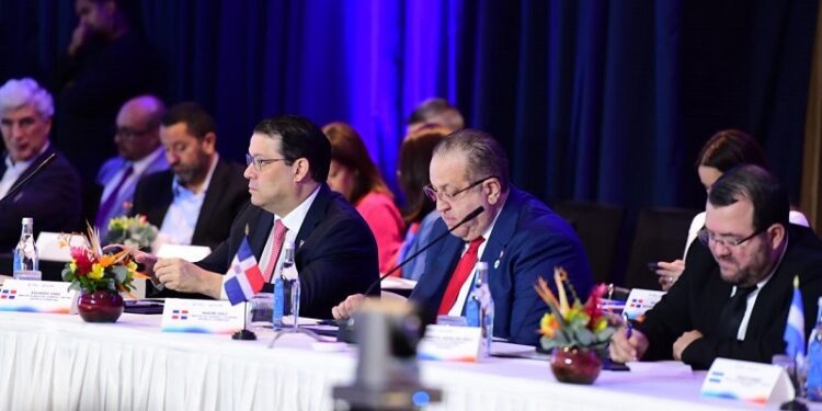 Gobierno destaca condiciones de RD para impulsar la competitividad y el desarrollo regional
