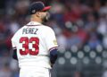 Pérez blanquea a Mets en una alentadora noche para el pitcheo de los Bravos