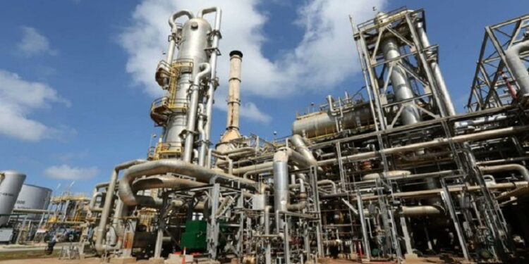 Venezuela anuncia acuerdo con EE.UU. para recuperación de industria hidrocarburífera