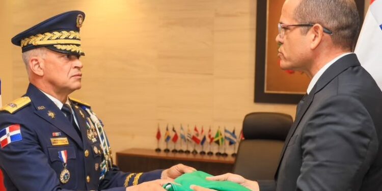 Ernesto Rodríguez García asume dirección de la Policía Nacional
