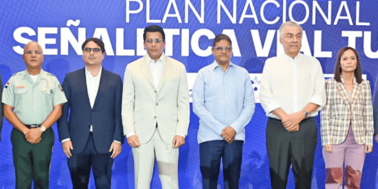 Turismo y RD Vial lanzan plan nacional de señalética turística