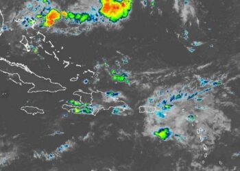 Vaguada y onda tropical generarán aguaceros, tormentas eléctricas en la tarde