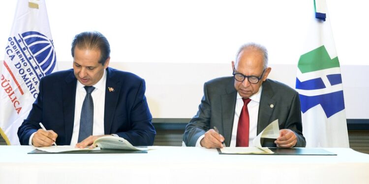 Ministerio de Salud y HOMS firman acuerdo