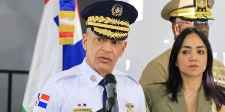 Director general de la Policía exhorta a prófugos a entregarse