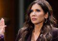 Exsecretaria de EEUU Kristi Noem se divorcia tras el escándalo de travestismo de su marido