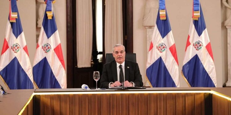 Tasa de pobreza monetaria bajó 2.9 puntos este año con respecto a 2025