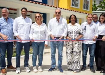 Presidente Luis Abinader inaugura el Caipi Canastica