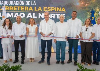 Presidente Luis Abinader inaugura carretera Las Espinas, en Jamao al Norte
