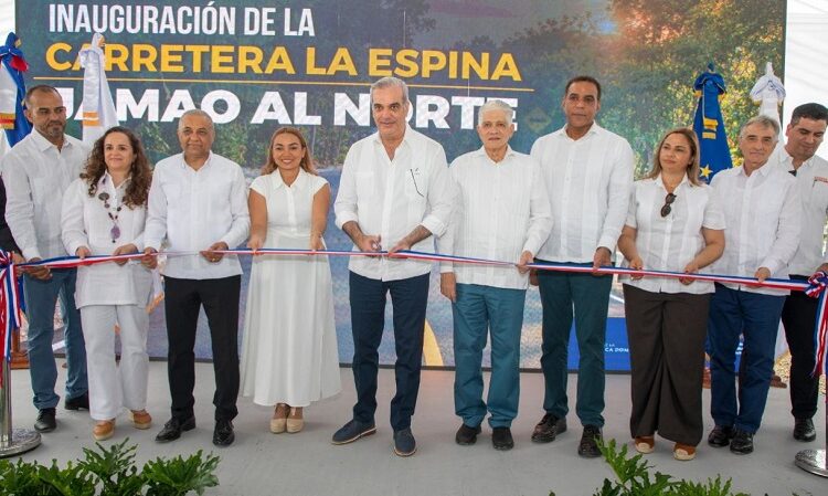 Presidente Luis Abinader inaugura carretera Las Espinas, en Jamao al Norte