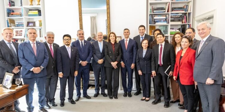 Presidente Abinader participa en Diálogo sobre Inteligencia Artificial del BID