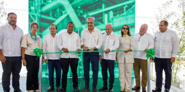 Presidente Abinader inaugura planta de valorización de residuos en Puerto Plata que generará más de mil empleos