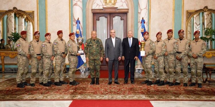 Abinader recibe y felicita a campeones dominicanos de Fuerza Comando Paraguay 2026