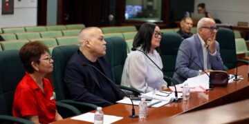 Cámara evalúa crear legislación para impulsar la retención de adultos mayores en la fuerza laboral