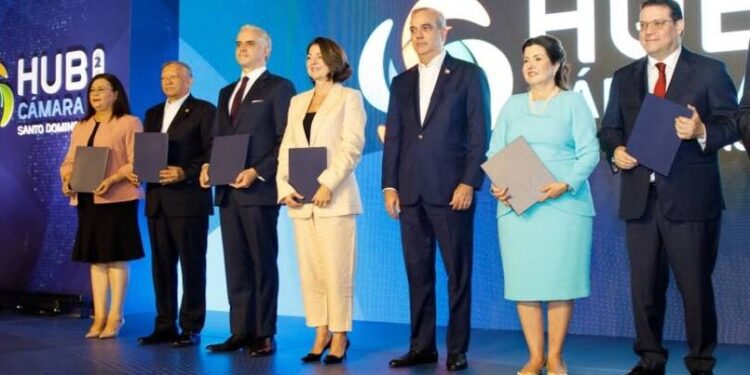 Gobierno dominicano y Amazon lanzan programa de 50,000 becas para formar en IA