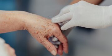 Denuncian eutanasia forzada y sangrienta de una anciana de 83 años en Canadá