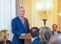 Reconocen por su liderazgo al presidente Abinader con la Insignia de Oro, el más alto honor de Americas Society