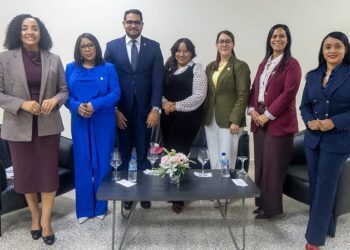Miembros de la Policía Nacional fortalecen conocimientos sobre el nuevo Código Penal en el IPES