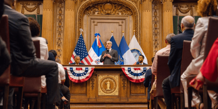 Presidente Abinader se reúne con diáspora dominicana en Brooklyn