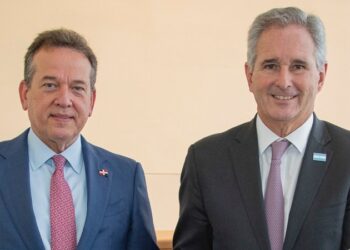 República Dominicana y Argentina suscriben acuerdo para ampliar conectividad aérea