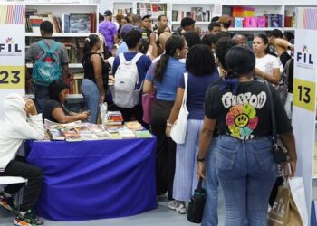 Gran asistencia marca el primer día de la Feria Internacional del Libro Santo Domingo 2026