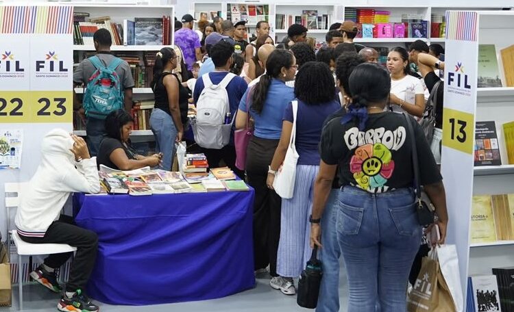 Gran asistencia marca el primer día de la Feria Internacional del Libro Santo Domingo 2026