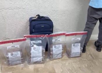 Detienen a canadiense con 14 paquetes de presunta cocaína cuando iba a viajar a Londres
