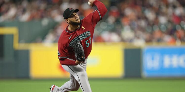 Sólida apertura de Rodríguez mantiene a los D-backs fijos en el 3er Comodín