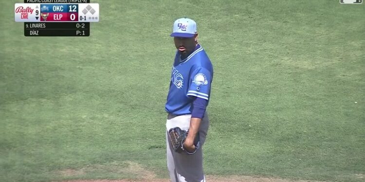 Díaz vuelve el viernes, pero Dodgers aclaran que debe ganarse su puesto en octubre