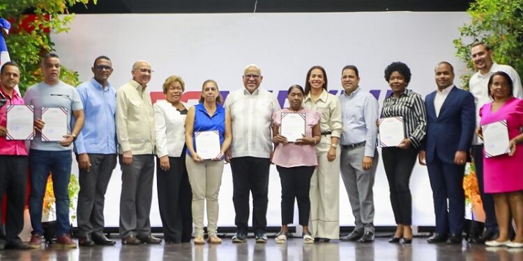 Promipyme entrega RD$180 millones en créditos a 900 emprendedores de Santo Domingo Norte