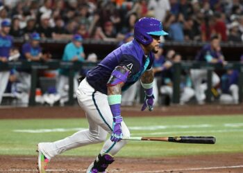 Urge una reacción sostenida de Marte en la lucha de Arizona por los playoffs