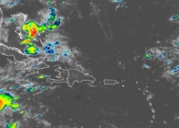 Ambiente caluroso y algunas lluvias hacia el interior en la tarde