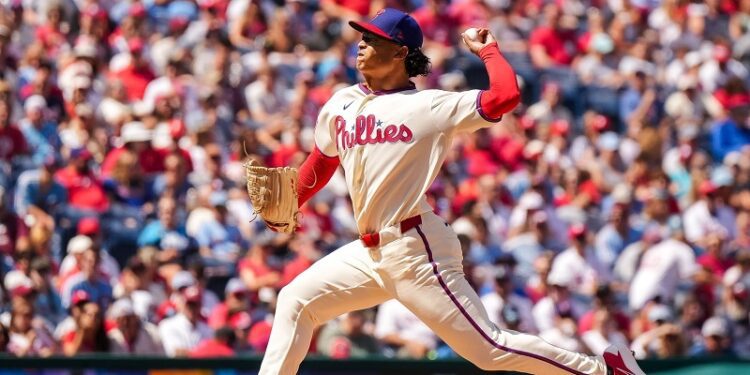 Luzardo completa sesión de bullpen y da un paso gigante para volver con los Filis