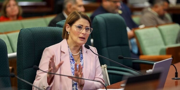 Exdirectora de la AEE asegura Josué Colón conocía detalles del contrato con Power Expectations