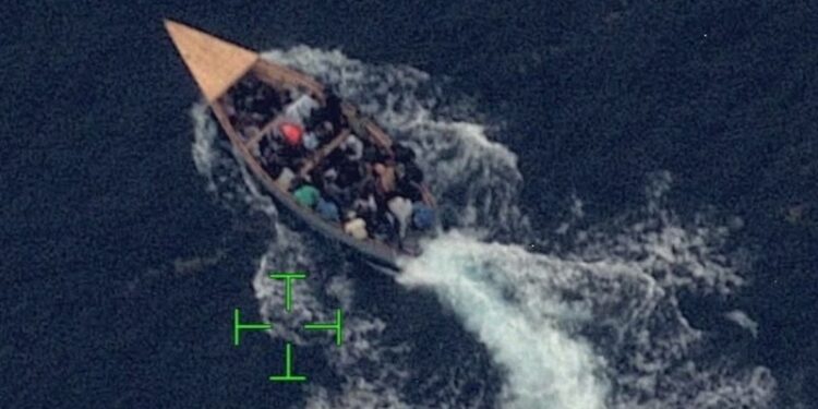 Guardia Costera repatria a 51 migrantes a la República Dominicana