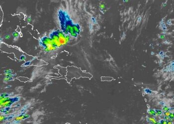 Ambiente caluroso y escasas lluvias en la mañana, en la tarde aguaceros y tronadas hacia el interior