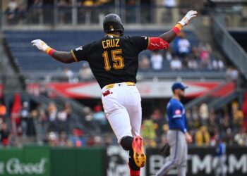 Cruz se une a Barry Bonds y Andrew McCutchen en los anales de los Piratas