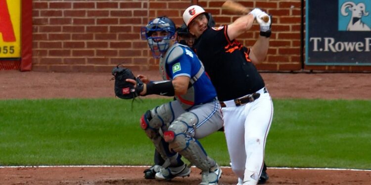 Alonso sacude su HR 41 y mantiene a Baltimore en la pelea por el Comodín