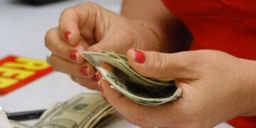 Las remesas alcanzaron los 8,432.7 millones de dólares entre enero y agosto, informa el Banco Central