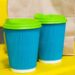 Tomar una bebida caliente en un vaso de papel podría desprender este problema