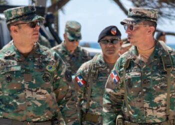 Comandante general del Ejército inspecciona la frontera para fortalecer la seguridad 