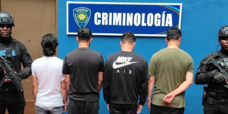 Arrestan a cuatro colombianos por robos a mano armada en sectores exclusivos del Distrito Nacional